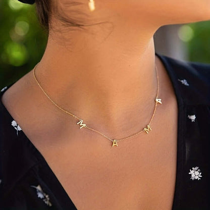 Collar dorado MAMA con letras minimalistas, joyas de alta calidad, mejor precio, materiales 100% originales.